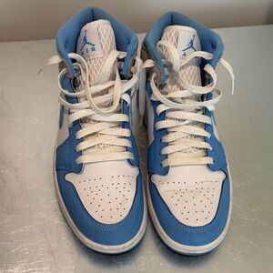 Air Jordan 1 Mid SE White and University Blue
